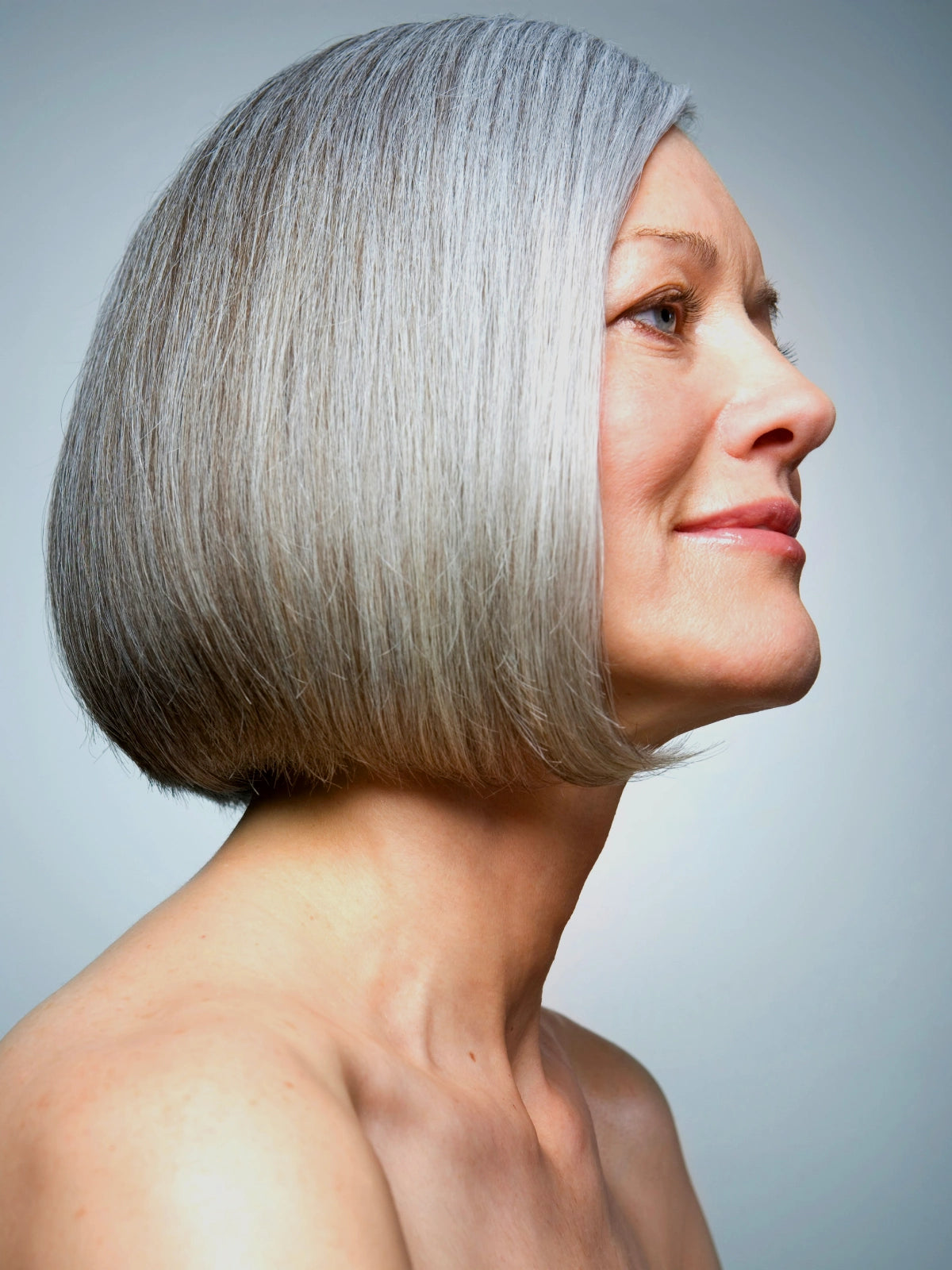 Rostro de una mujer con rasgos equilibrados y aspecto natural, tratamiento de armonización facial en Medellín